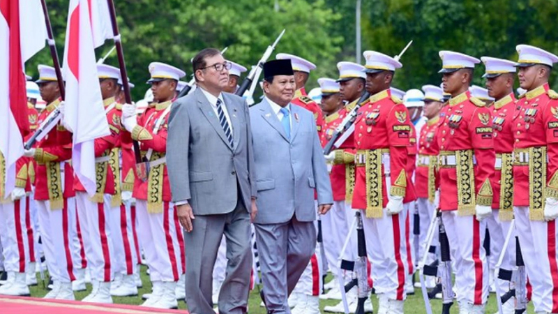 Pulang dari Istana Bogor, PM Jepang Bawa Oleh-Oleh 5 Banner Gambar Shigeru Ishiba